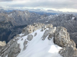 Am Ende teilweise Schnee am Grat