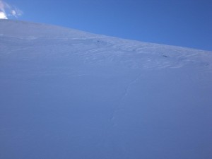 Gipfelhang mit Blankeis im oberen Bereich