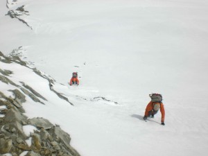 kurze Steilpassage im besten Firn